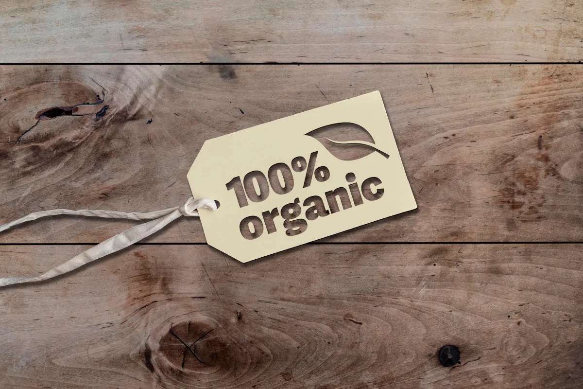17-worst-ideas-21st-century-health-food-halo A tag reading '100% organic' on a table.