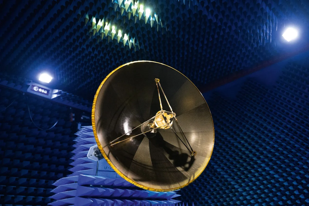 how_hera_asteroid_mission_will_phone_home_cmyk The Hera spacecraft's antenna.